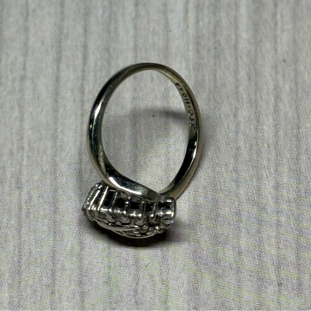 14k White Gold & Diamond Marquise Design Ring with Geometric Detailing - Picture 5 of 5